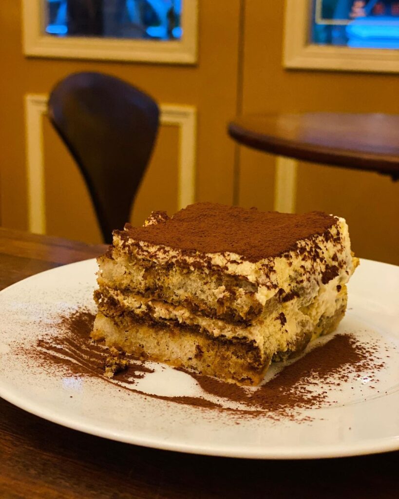 Eddie’s Cafe Et Tiramisu