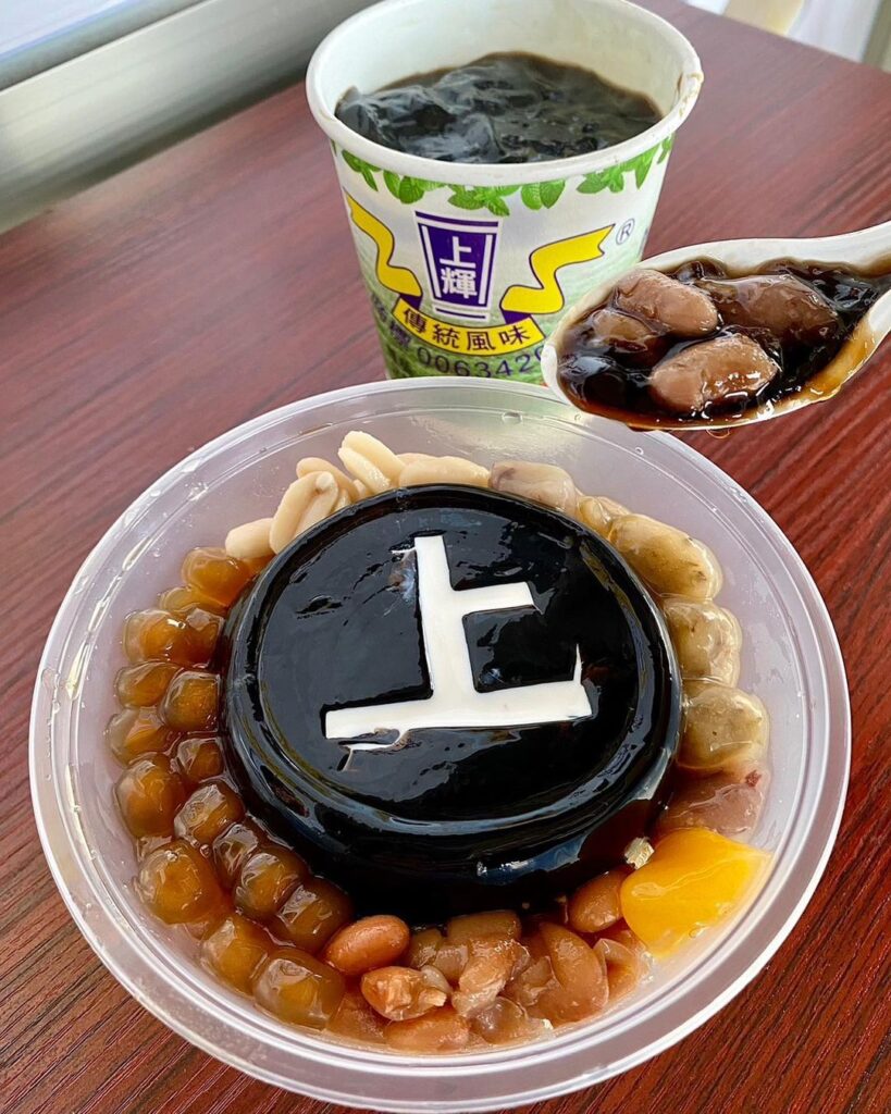 上輝仙草豆花店