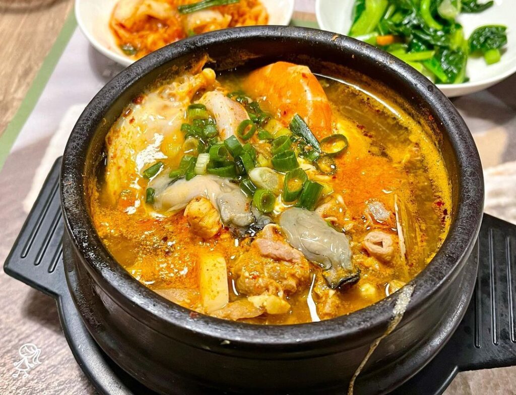 豆腐村 (新莊宏匯店)