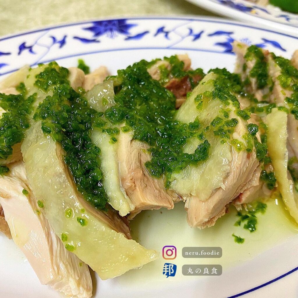 雞肉亮黑白切