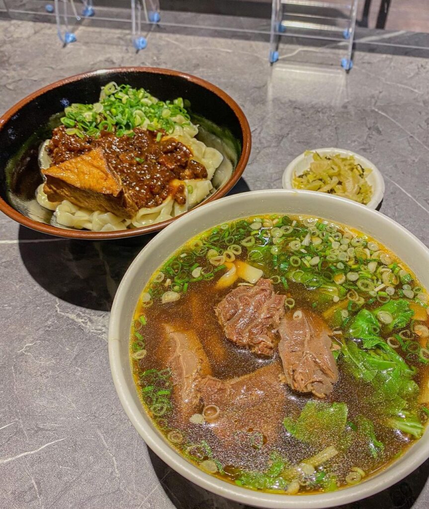 黑霸牛肉麵專賣店