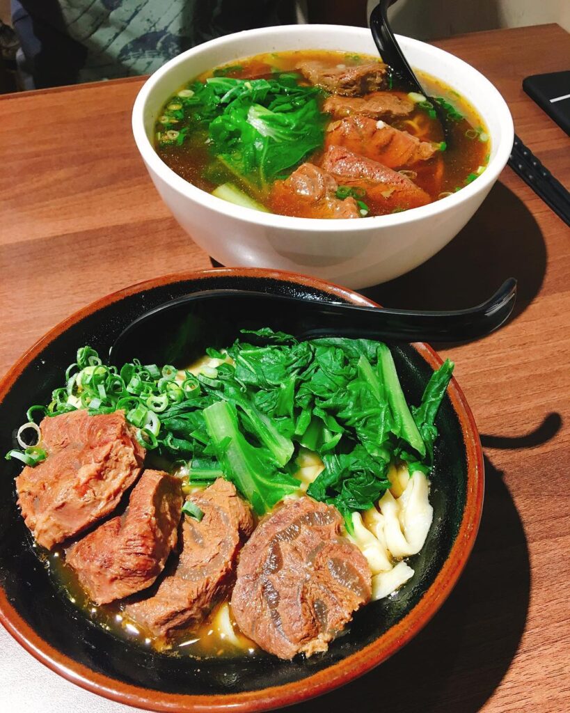 黑霸牛肉麵專賣店