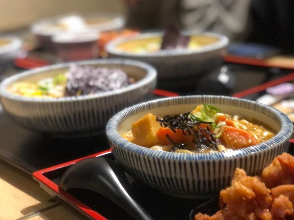 哩麵.
