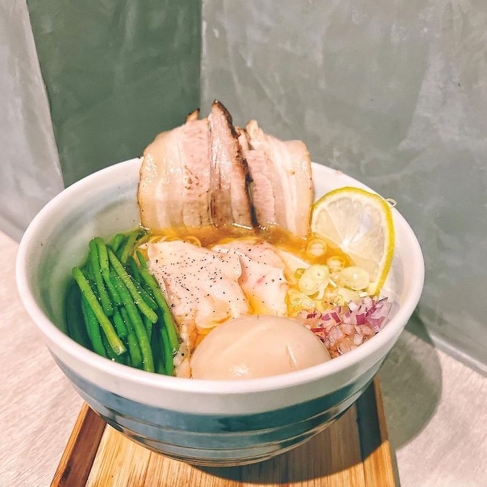 雁歸_雞湯拉麵店