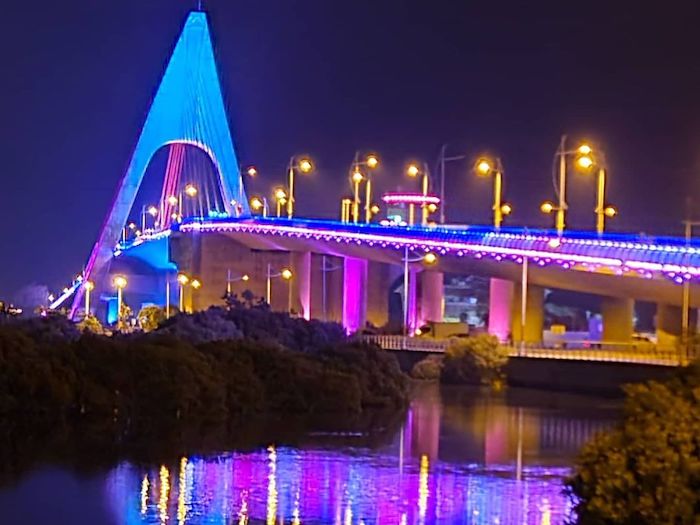 鵬灣跨海大橋