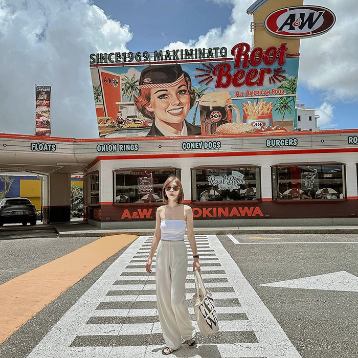 A&W 牧港店