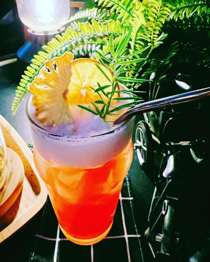 上癮餐酒館