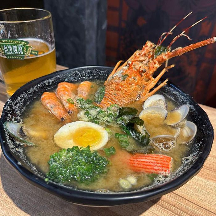 八鷹料亭