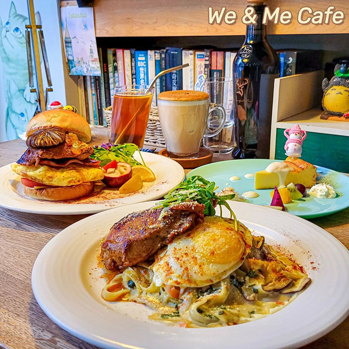 We & me cafe