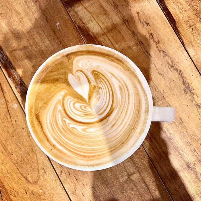 YOLO's Cafe 芝山店