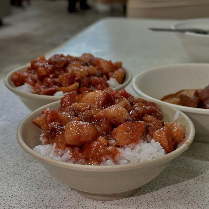 東興市魯肉義