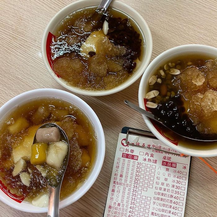 港城（施）豆花