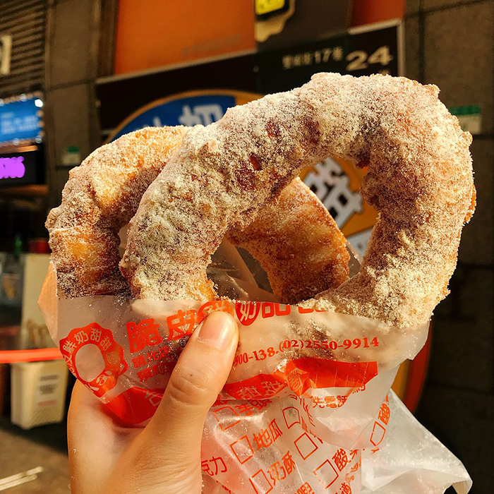 台灣人ㄟ脆皮鮮奶甜甜圈-Taiwanese donuts