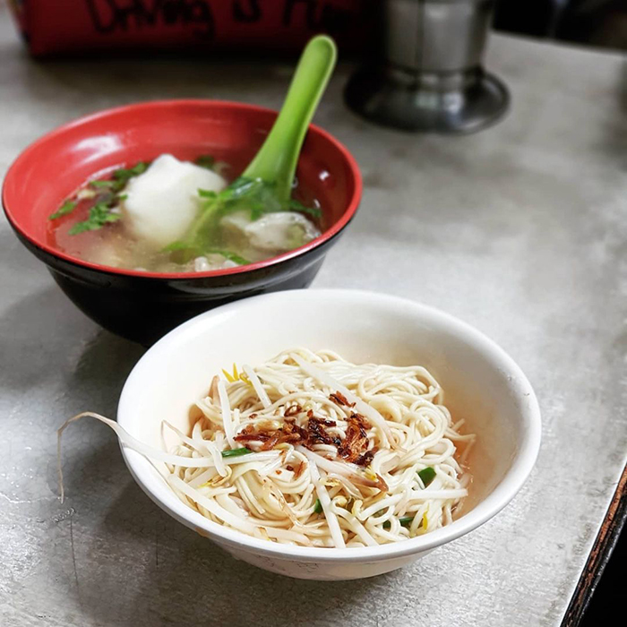 三角窗麵攤