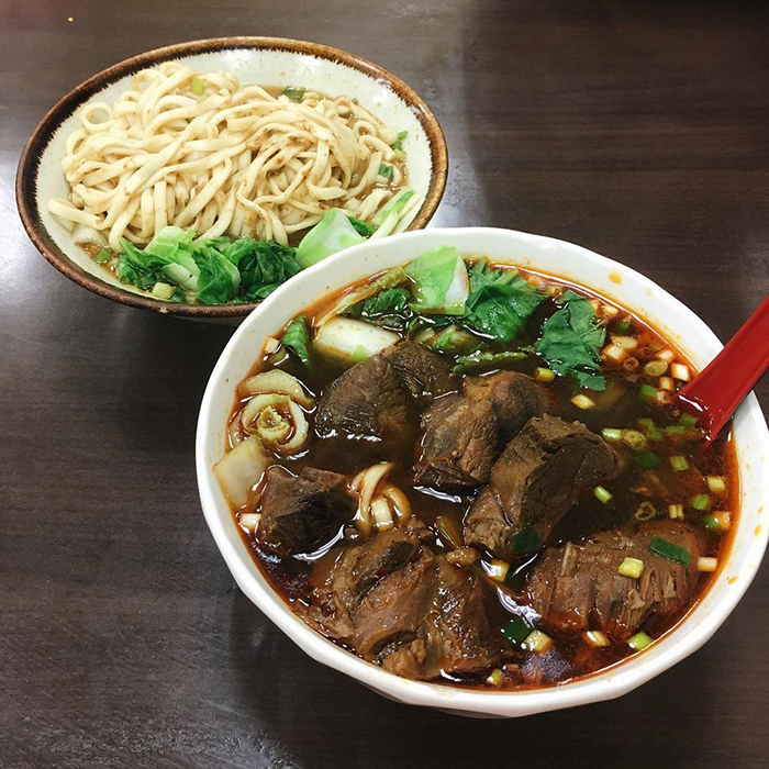 天母忠誠牛肉麵