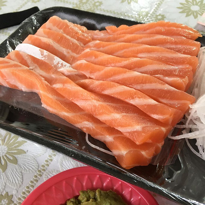 摸魚生魚片