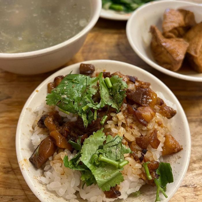 阿興滷肉飯