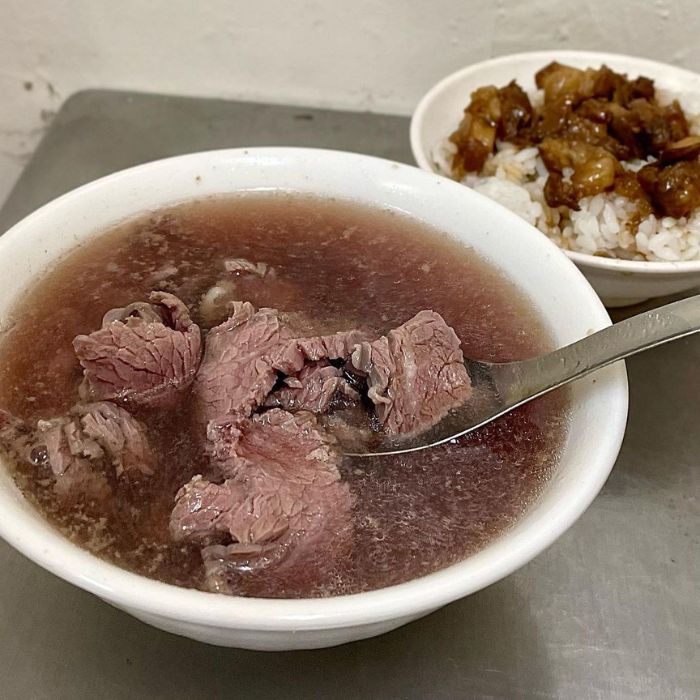 民族路石精臼牛肉湯