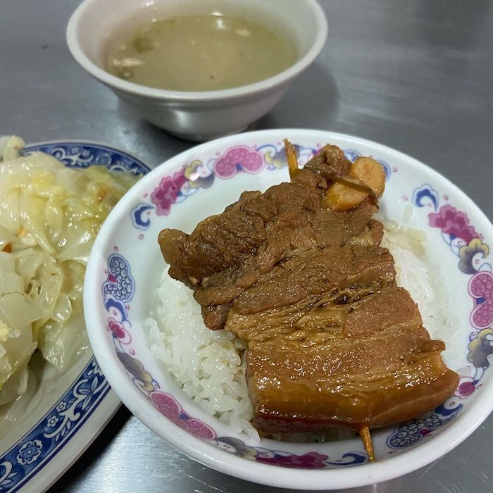 阿佳爌肉飯