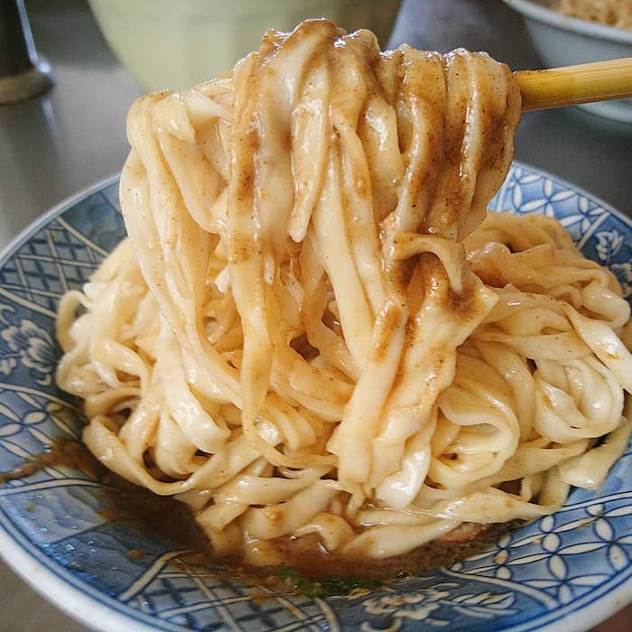 老盧外省麵